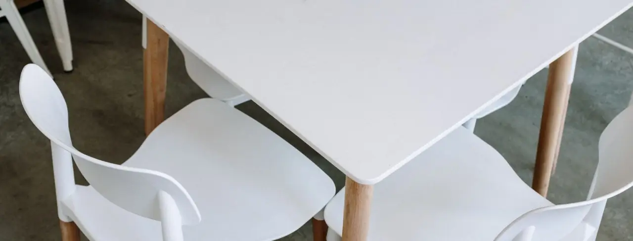 Come far tornare bianca la plastica ingiallita il metodo veloce ed efficace da provare subito Immagine selezionata