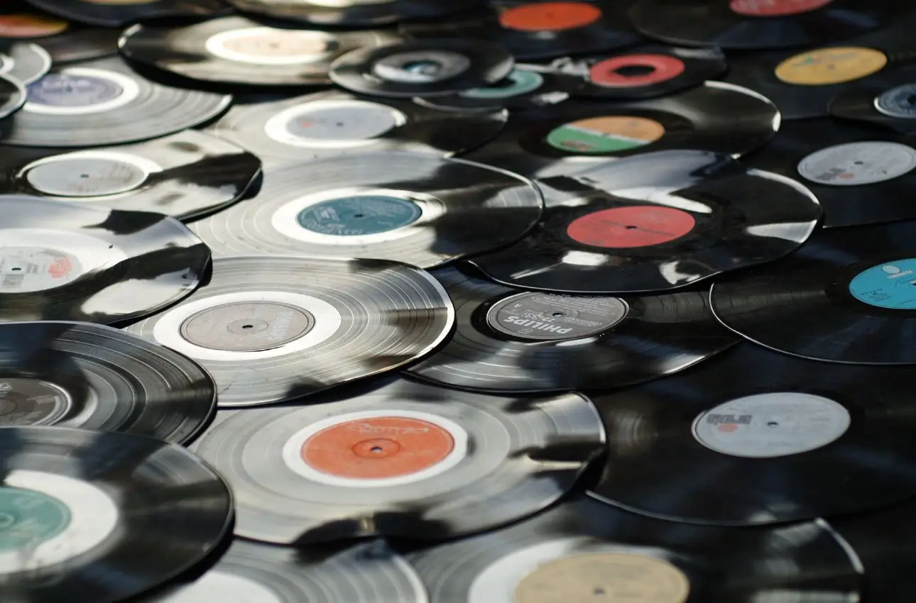 Strategie per ottenere il massimo valore dalla vendita di dischi in vinile